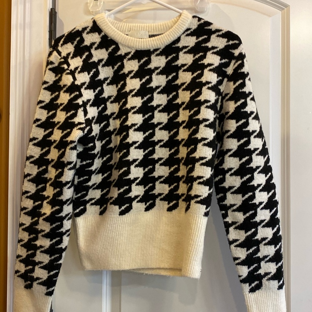 Houndstooth sweater